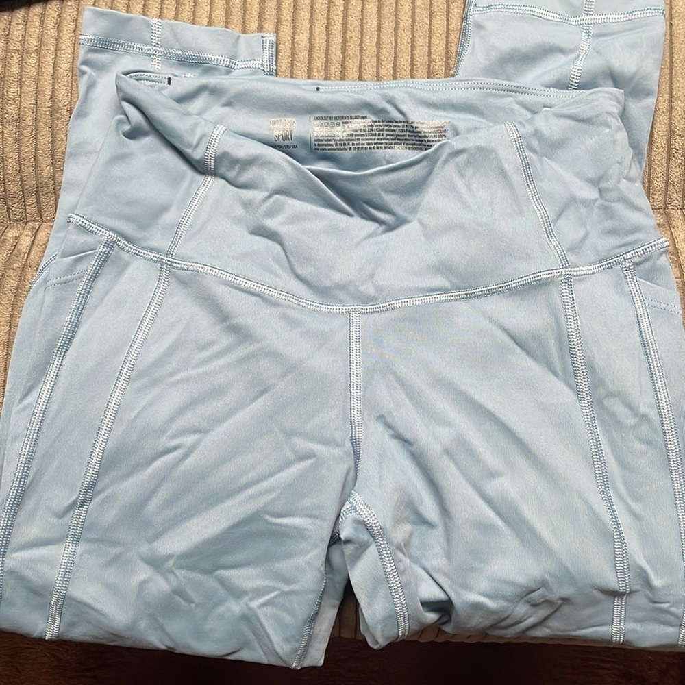 Victoria’s Secret sport capri small leggings